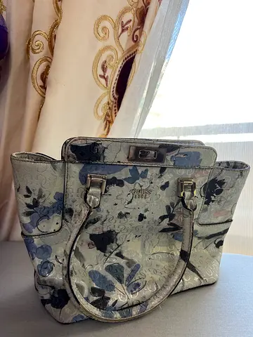 Guess Floral Print Handbag for Women guess 1981