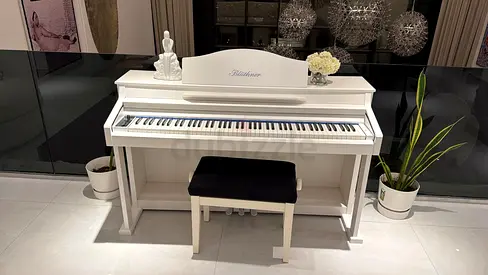 A BEAUTIFUL BLUTHNER E-KLAVIER 1S DIGITAL PIANO FOR SALE!! PALM JUMEIRAH!!