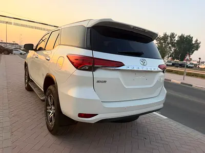 2016 Toyota FORTUNER photo 2