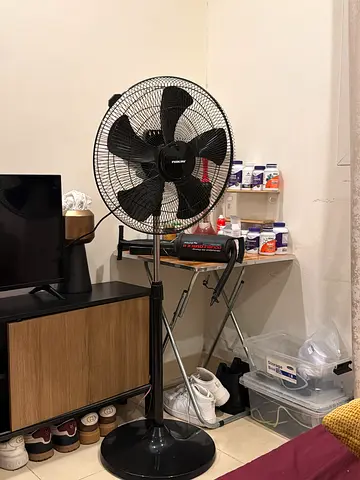 Black industrial fan 165 watt- good working condition