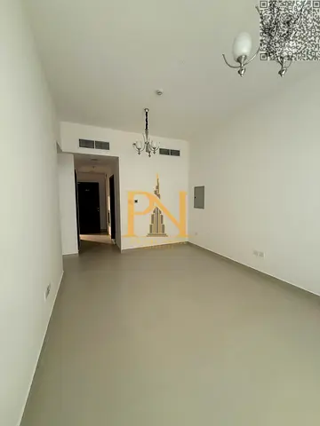 شقة (غرفة وصالة) للبيع في قرية الأميرة