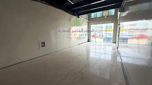 مستودع للإيجار في الصناعية 13، 3100 قدم مربع، ميزانين، كهرباء 25 كيلو وات، 3 مكاتب، مناسب لجميع الأنشطة عدا السيارات والصيانة