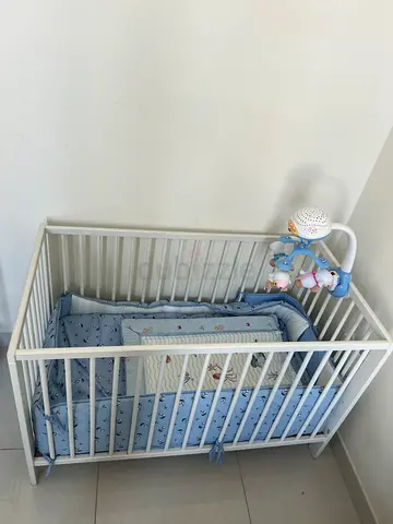 White Baby Crib with Mattress