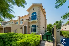Vacant | 5 Bed | Corner Villa | Park Backing