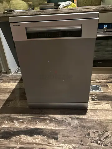Toshiba Freestanding Dishwasher - Good Condition
