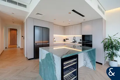 Fully Renovated | Full Marina View | VOT