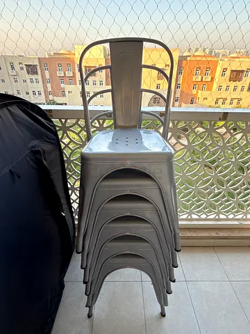 FREE Set of 6 Metal Stackable Dining/Bar Chairs - Silver, Good Condition