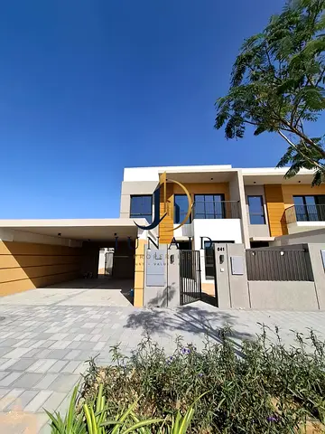 Huge and Luxurious 5BR Villa With All Facilities only 120k