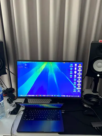 Zowie 240hz gaming monitor + free monitor arm