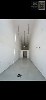 Large shop available for rent