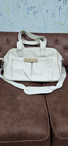 White leather laptop shoulder bag with detachable strap