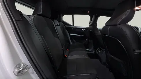 2024 Volvo XC40 photo 10