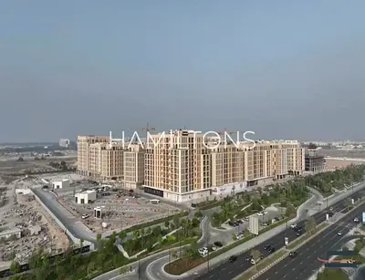 Stylish Apartment | Near City Center | Resale