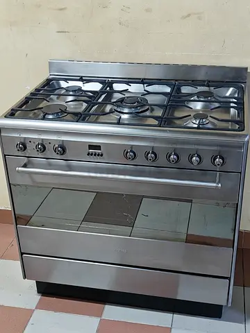 Smeg brand top Gass oven electric cooker 90x60
