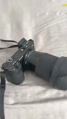Sony Alpha a6400 mirrorless camera with kit lens and sigma lens- Great condition- 1500 shutter count