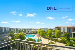 On The Pool // Single Row // Spacious