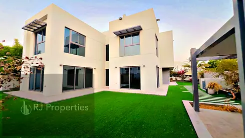 This exceptional villa features a spacious open-plan layout, high-end finishes, and a sprawling garden perfect for hosting, all just steps away from the community clubhouse amenities.