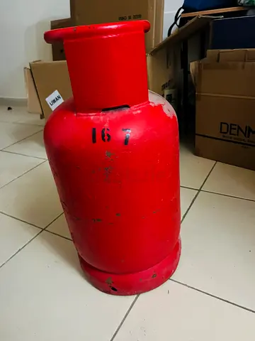 Gas cylinder free delivery half gas regulator and pipe