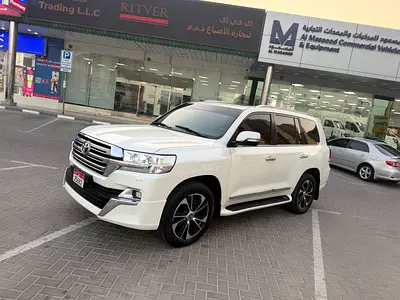2018 Toyota LAND CRUISER photo 3