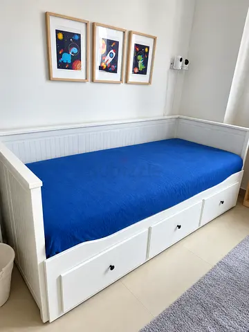 IKEA HEMNES Day-bed with 3 drawers with mattresses
