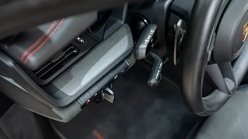 2023 Porsche 911 — миниатюра 16