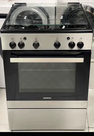 Siemens gas cooker 4 burner good condition