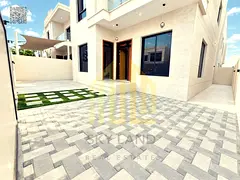 Luxury villa with central air conditioning and 5 master bedrooms. Price includes registration and ow