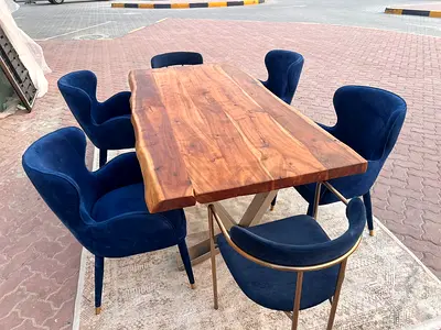 Looks Great dining Table With six Chairs