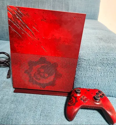 Xbox one S (2 TB) Special edition with original controller