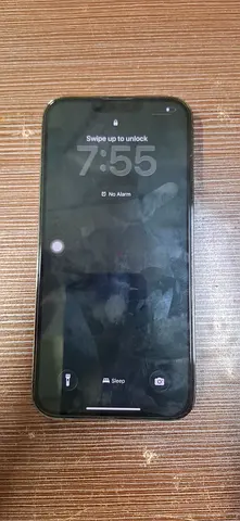 iPhone (used) - Good working condition, screen has fingerprints