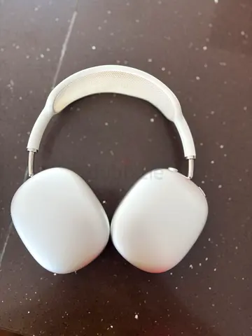 Apple AirPods Max – Silver – AED 800