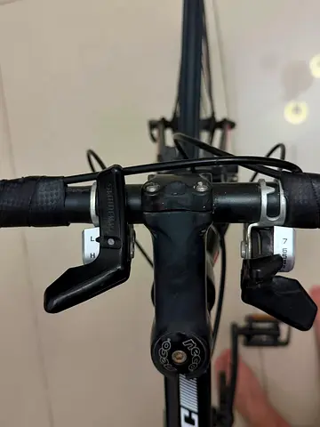 Road bike - aluminum frame, Shimano shifters, good working condition