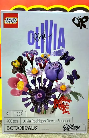 LEGO Olivia Rodrigo Flower Bouquet (11507) - 400pcs, New in Box