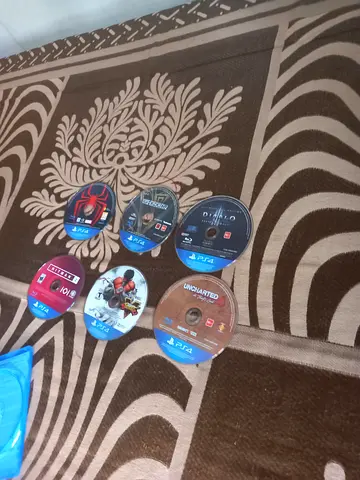 PS4 Game Discs Bundle (Spider-Man, Uncharted 4, Diablo III, Hitman 2 & More)