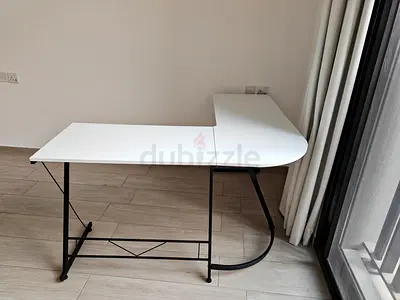 L-shape Desk