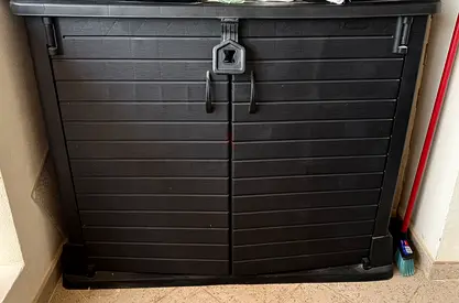 Cosmoplast Cedargrain 850 L Weatherproof Outdoor Storage Shed for Garden Tools and Equipment