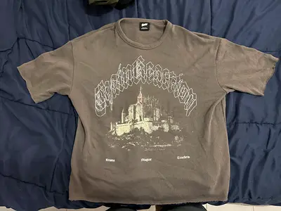 Pull & Bear Castle Graphic Shirt