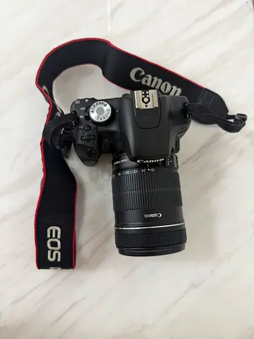 Canon EOS 500D DSLR + Canon 18-135mm IS Lens + Battery, Charger & Bag