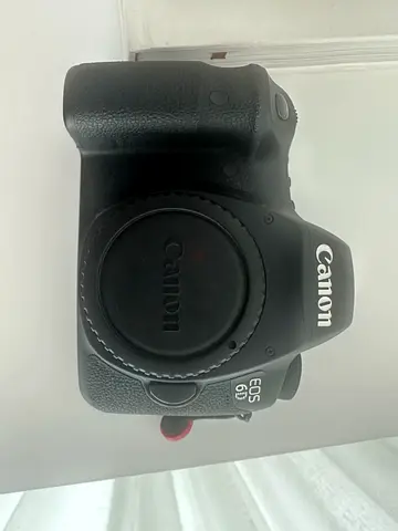 Canon EOS 6D body with original box - well kept full-frame DSLR