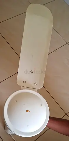 Used ceeling fan,good and working condition but two blades are detached from the fan