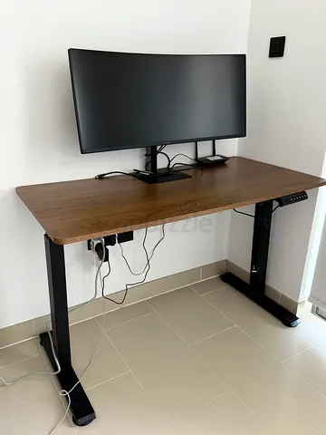 Ascent Height-Adjustable Standing Desk