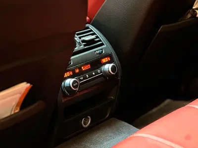 2013 BMW M5 — миниатюра 11