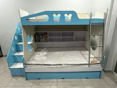 Multifunctional Kids Bunk Bed with Stairs, Storage Shelves & Pull-out Trundle (Blue & White)