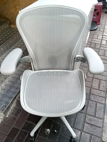 Herman Miller remastered size B gray color for selling.good condition