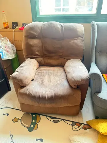Comfortable single-seater recliner armchair — used, good condition