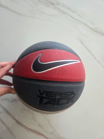 Nike Versa Tack 8P basketball - used, good condition