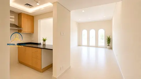 Studio | vacant | spacious | close to metro