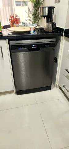Siemens IQ300 three rack dishwasher with WiFi model