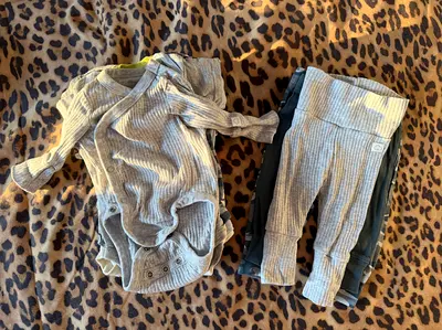 Assorted baby bodysuits and leggings set from 0 to 18 months boy