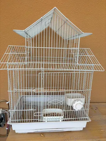 Cute A shaped Cage in good condition